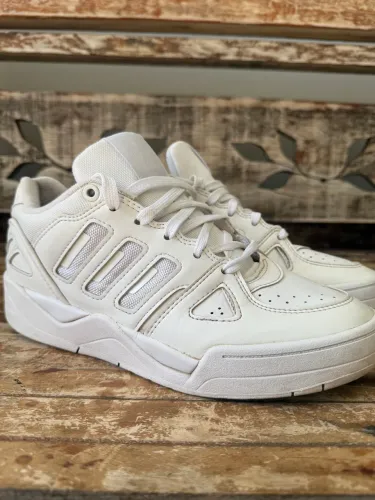 Tênis Adidas Midcity Low