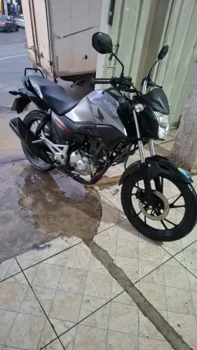 Start 160 com apenas 15 mil km rodados 