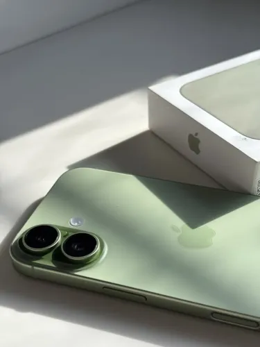 IPHONE 16 128 GB SEMI NOVO VERDE IMPECAVEL