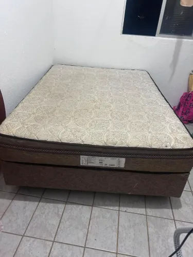 Cama box casal