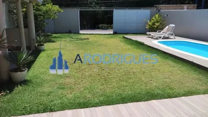 Casa à Venda em Guarajuba Condomínio Fechado - 5 quartos, 3 suítes, 2 salas, 5 banheiros, 