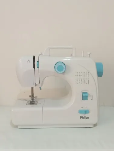 Máquina de costura 250,00 novinha/sem defeito