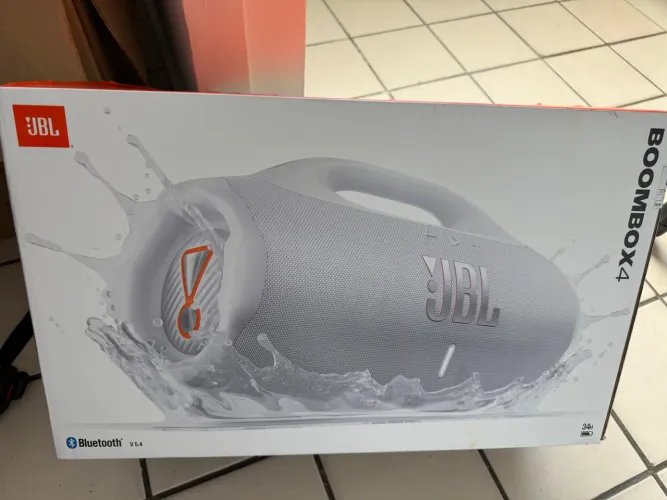 JBL bombox 4