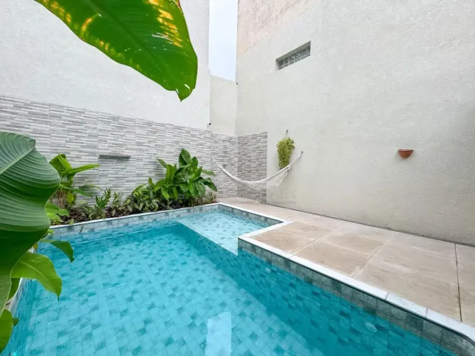 Casa de 04 Dormitórios 250m² por R$ 1.380.000,00 no Santa Teresinha - Santo André - SP