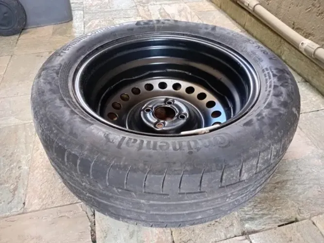 Pneu continental 205 55 R16 . Estepe nissan versa , kicks, 2 pneus e uma roda