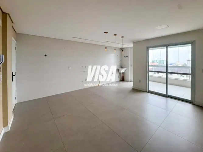 Apartamento de 2 suítes em Barreiros