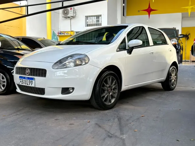 Fiat Punto Attractive 1.4 Fire Flex 8V 5P 2012