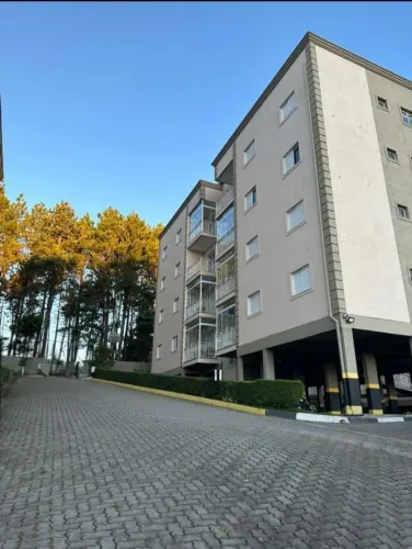 Vendo espaçoso e mobiliado apartamento em Campos do Jordão 