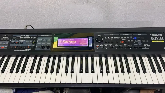 TECLADO ROLAND GW8