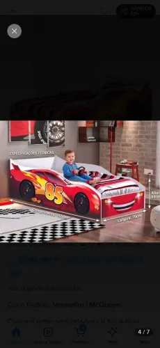 Cama de criança com formato de carro