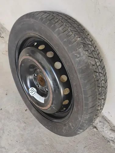 vendo 1 RODA TORO completa .Obs: Pode ser compatível também autros veículos