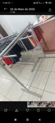 maniquinhos e araras pra roupas 