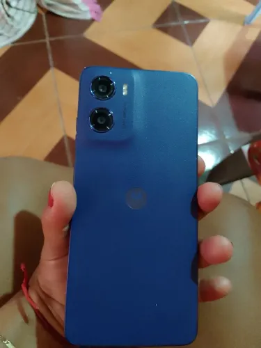Vendo celular Motorola muito bem conservado