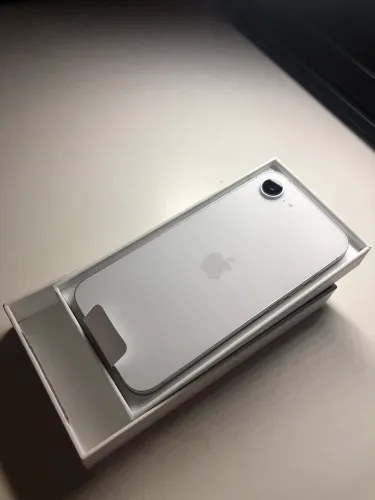 IPHONE 17e 256GB