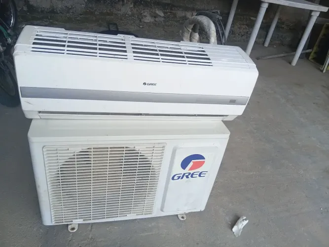 central de ar 9000 btus da marca green, perfeito para escritórios e quartos pequenos