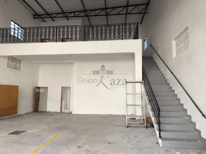 Oportunidade - Galpão Comercial - Jardim São Dimas - 240m².