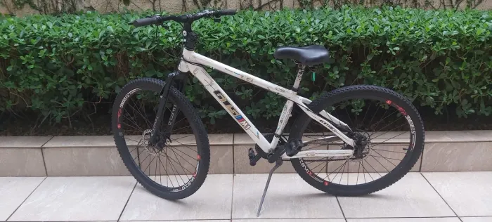 Bike GTS M1 1.0 OBSTACULO