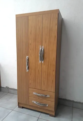 Guarda Roupa Solteiro 3 Portas 2 Gavetas com Pés (Novo) Entrega Grátis!