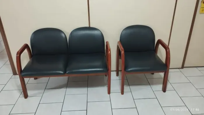 Conjunto de Cadeiras para Recepção (Longarina 2 Lugares + Cadeira Individual)