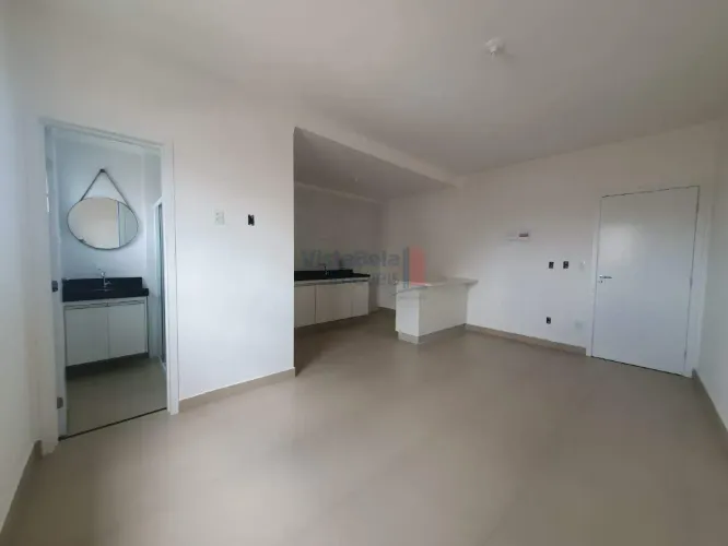 Studio para locação ao lado da Praça Santa Terezinha, no coração do Polo Gastronômico, a 1