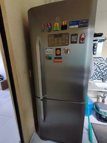 Geladeira Electrolux Inverse Inox Frost Free