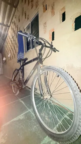 Bicicleta aro 26 com marcha