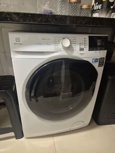 Lava e Seca Electrolux Perfect Care 8kg/5kg Inverter - PERFEITO Estado e funcionamento 