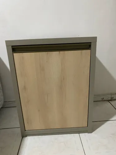 Mesa de cabeceira em MDF