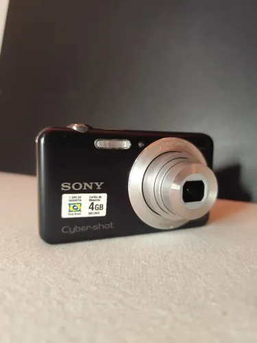 Cybershot Sony w710 - muito nova com caixa, bateria e carregador originais.