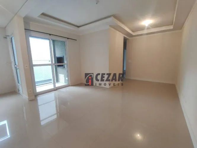 Apartamento com 3 dormitórios para alugar, 70 m² por R$ 2.200/mês - Uberaba - Curitiba/PR