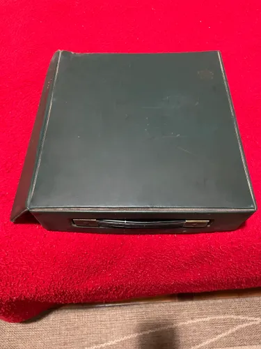 Venda - Máquina de escrever olivetti - relíquia