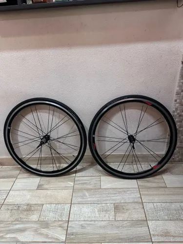 Rodas vzan futura com pneus continental