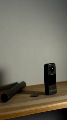 INSTA 360 - X4 (filma em 8K 360º)