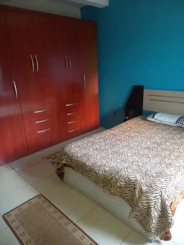 EXCELENTE QUARTO TOTALMENTE PRIVADO e VAGA. MOBILIADO NO MENINO DEUS. a 5 MIN CENTRO.