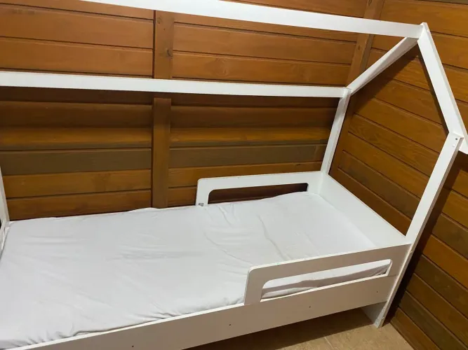 Cama infantil tamanho 1.95 m 0.84 cm