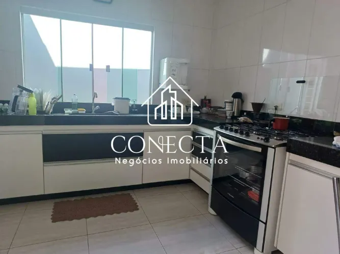 Casa residencial à venda no Presidente Roosevelt, Uberlândia 3 quartos e suíte