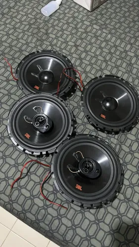 Vendo 4 alto-falantes JBL 6?