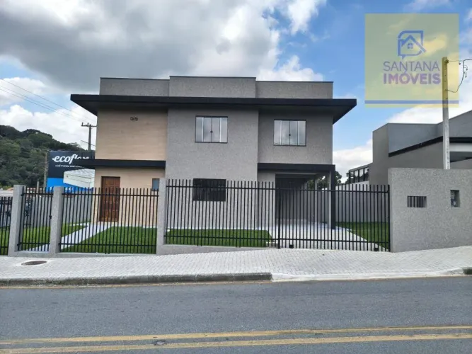 Sobrado com 3 dormitórios à venda, 128 m² por R$ 887.000 - Bom Jesus - Campo Largo/PR