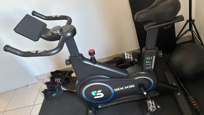 Bicicleta Ergométrica Sixxis - com Bluetooth