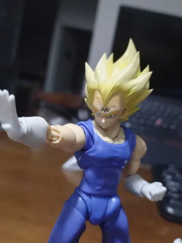 S.H Figuarts Majin Vegeta - Cabelo repintado  por JP Customs