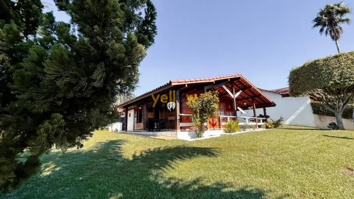 Chácara à Venda em Igaratá: 4 Suítes, 280m² no Vale das Montanhas
