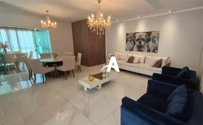 Casa com 300m² à venda no Jardim Inconfidência