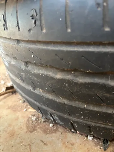 Pneu aro 17 (225/45)