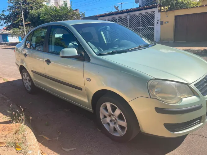 Volkswagen Polo Sedan 1.6 MI Total Flex 8V 4P 2008