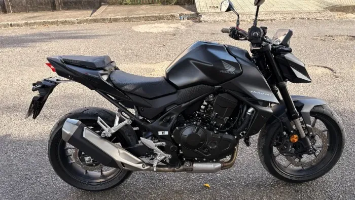 Honda CB 750 Hornet 2026 - impecável!