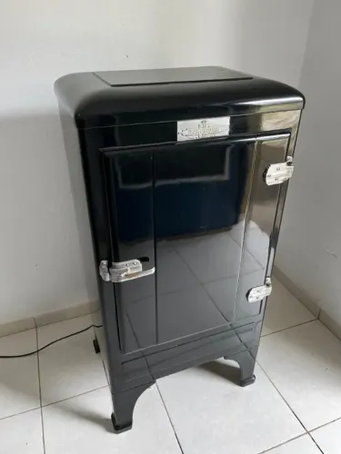 Geladeira Antiga 1936 Raridade Frigidaire Made in USA Funcionando com documentos da época