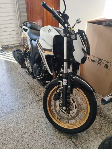 Fz 25 connected 2025