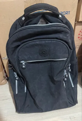 VENDO MOCHILA KIPLING DE RODINHA 