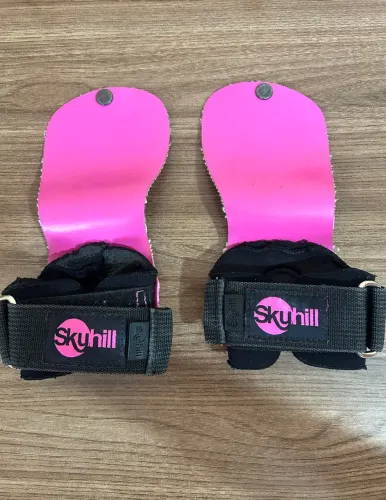 Grip da skyhill com botão tamanho G super conservado