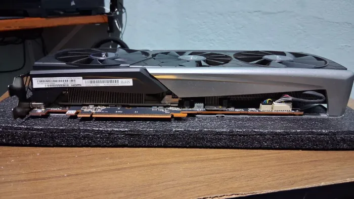 Placa de Vídeo Sapphire Nitro+ Radeon RX 5700 XT 8GB GDDR6 - Triple Fan